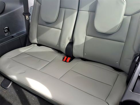 New 2026 Ford Explorer Active w/ Active Comfort Package image 18
