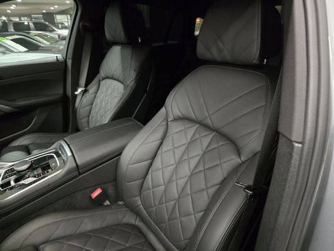 Used 2025 BMW X6 xDrive40i image 18