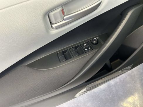 Used 2026 Toyota Corolla SE w/ SE Package FWD image 17