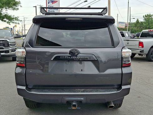 Used 2021 Toyota 4Runner Venture w/ Moonroof Package AWD/4WD image 6