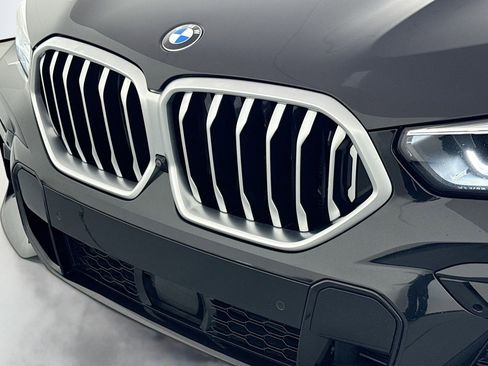 Used 2022 BMW X6 xDrive40i w/ M Sport Package AWD/4WD image 12