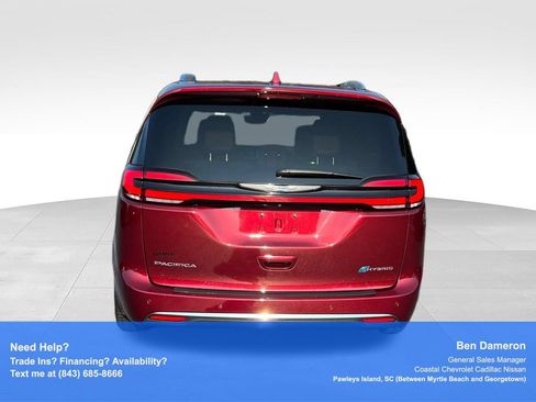 Used 2021 Chrysler Pacifica Limited w/ Uconnect Theater Family Group FWD image 6