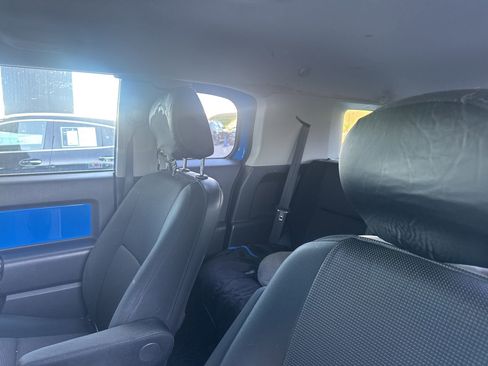 Used 2007 Toyota FJ Cruiser Base image 3