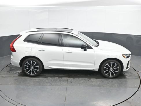 Used 2024 Volvo XC60 B5 Plus w/ Protection Package Premier image 33