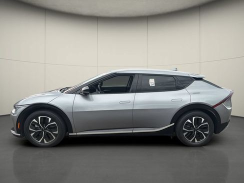 Used 2023 Kia EV6 Wind w/ Wind Technology Package AWD/4WD image 4