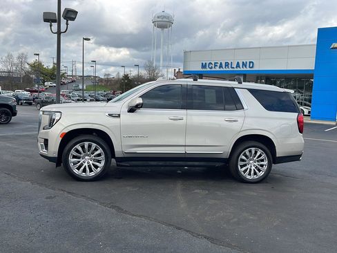 Used 2024 GMC Yukon Denali w/ Advanced Technology Package image 2