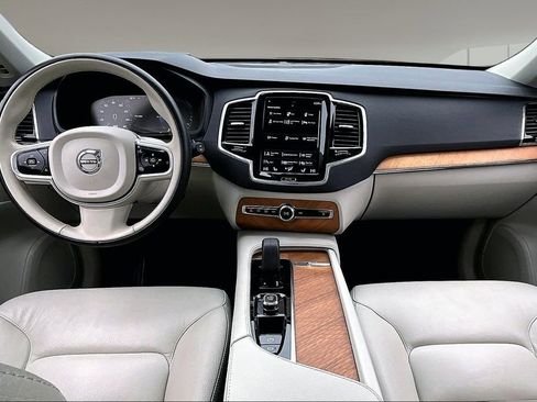 Used 2022 Volvo XC90 T8 Inscription Expression w/ Advanced Package AWD/4WD image 15