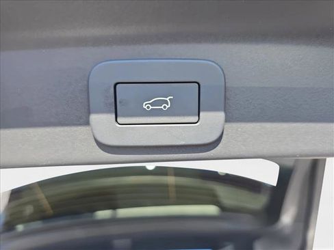 New 2026 Jaguar F-PACE R-Dynamic S image 10