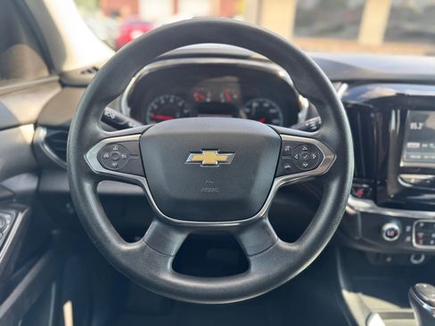 Used 2018 Chevrolet Traverse LS FWD image 17