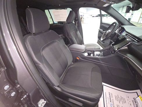 New 2025 Jeep Grand Cherokee L Laredo image 31