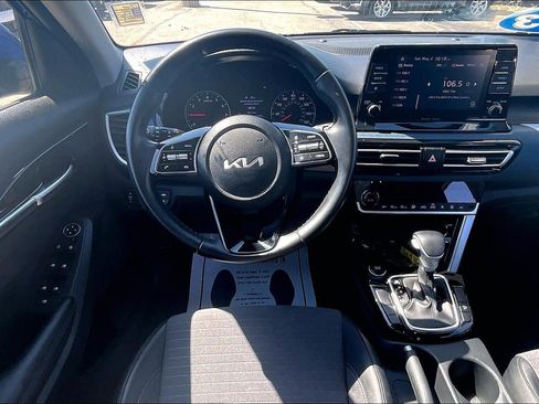 Used 2023 Kia Seltos S FWD image 8