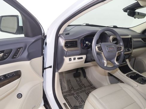Used 2023 GMC Acadia Denali w/ Denali Ultimate Package AWD/4WD image 50