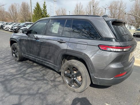 Used 2023 Jeep Grand Cherokee Altitude image 6