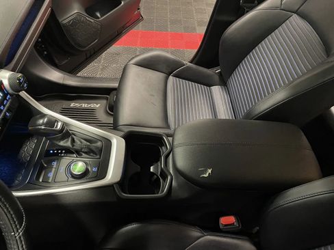 Used 2020 Toyota RAV4 XSE w/ XSE Grade Weather Package image 39