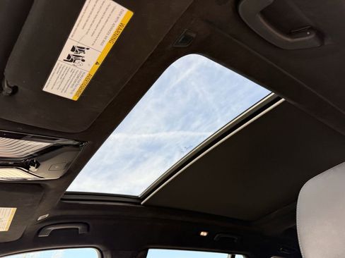 Used 2021 BMW X7 M50i w/ Cold Weather Package image 9