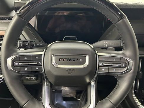 Used 2025 GMC Yukon Denali w/ Denali Reserve Package AWD/4WD image 19