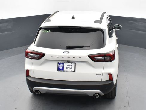 New 2025 Ford Escape SE image 25