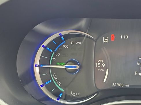 Used 2024 Chrysler Pacifica Limited FWD image 18