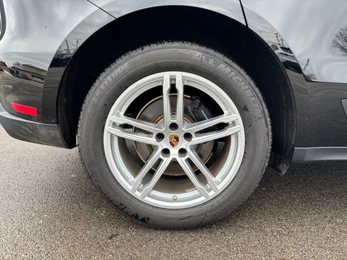 Certified 2026 Porsche Macan AWD/4WD image 40