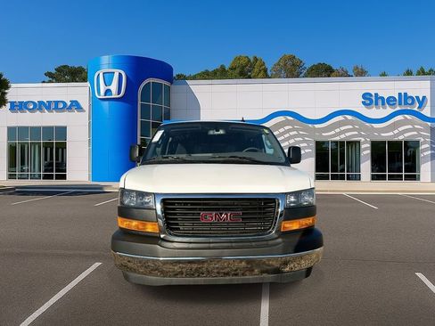 Used 2024 GMC Savana 2500 w/ Driver Convenience Package image 3