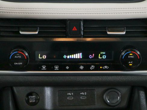 Used 2024 Nissan Rogue SV FWD image 20