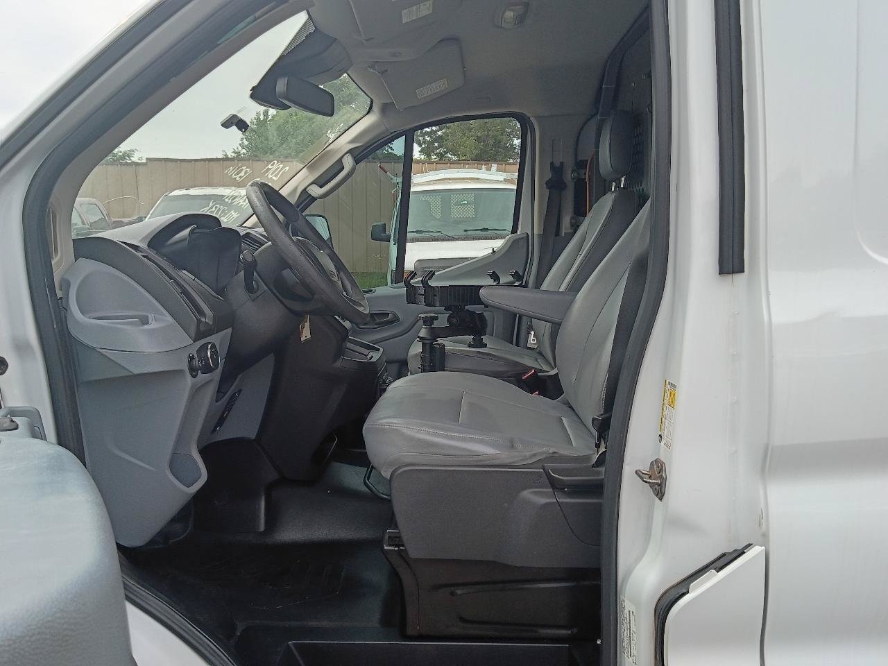 Used 2019 Ford Transit 150 130 Low Roof RWD image 10