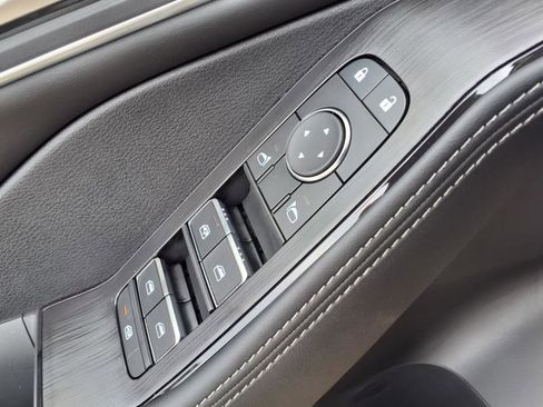 New 2025 Nissan Rogue Platinum w/ Platinum Premium Package image 18