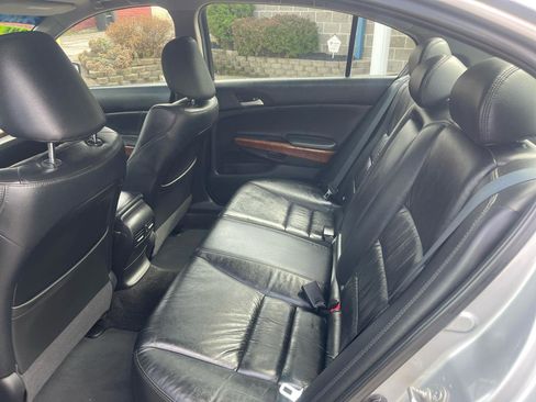 Used 2011 Honda Accord EX-L image 18