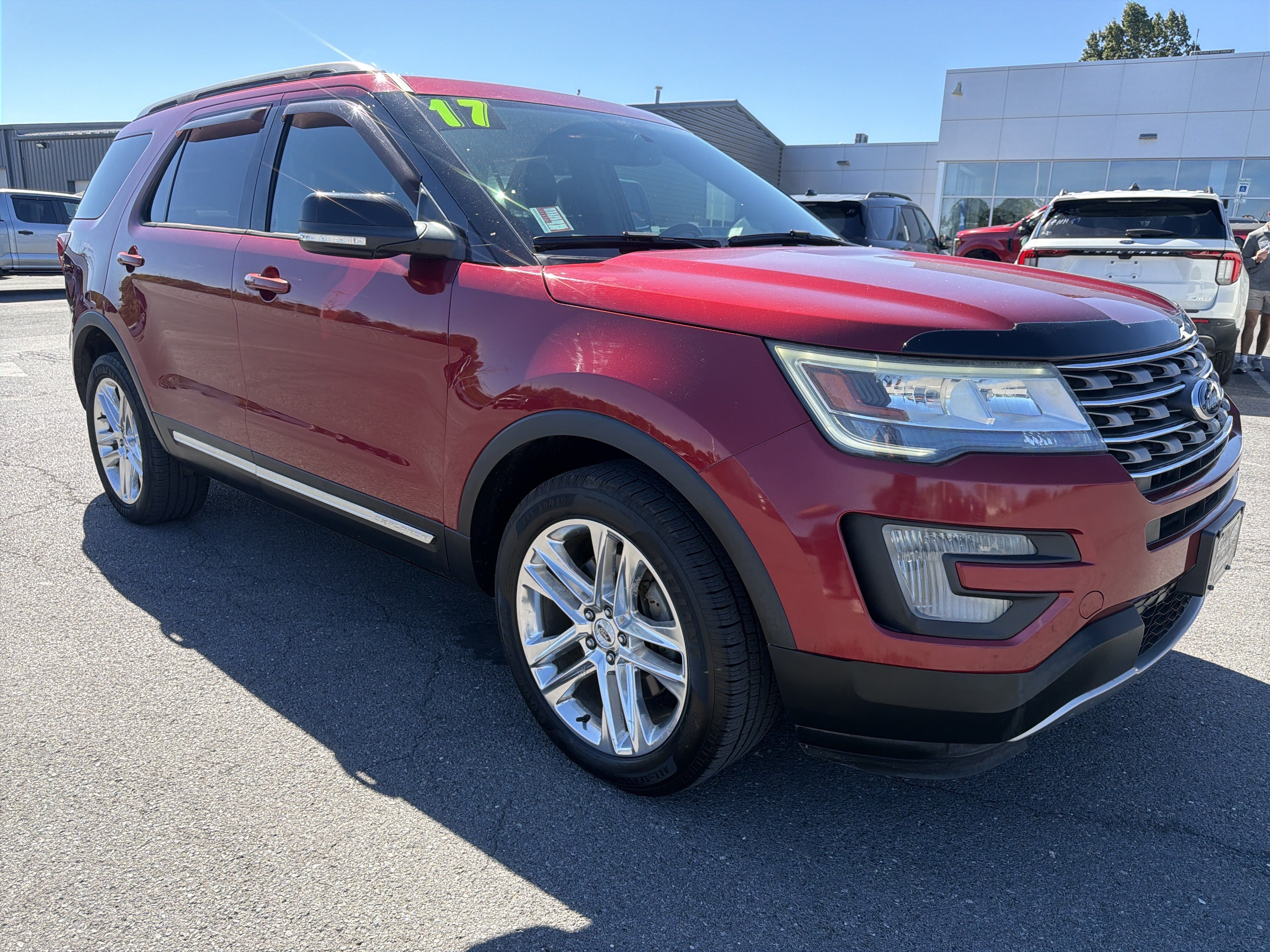 Used 2017 Ford Explorer XLT w/ Equipment Group 201A AWD/4WD image 1