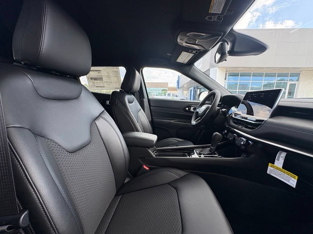 New 2026 Jeep Compass Latitude AWD/4WD image 15
