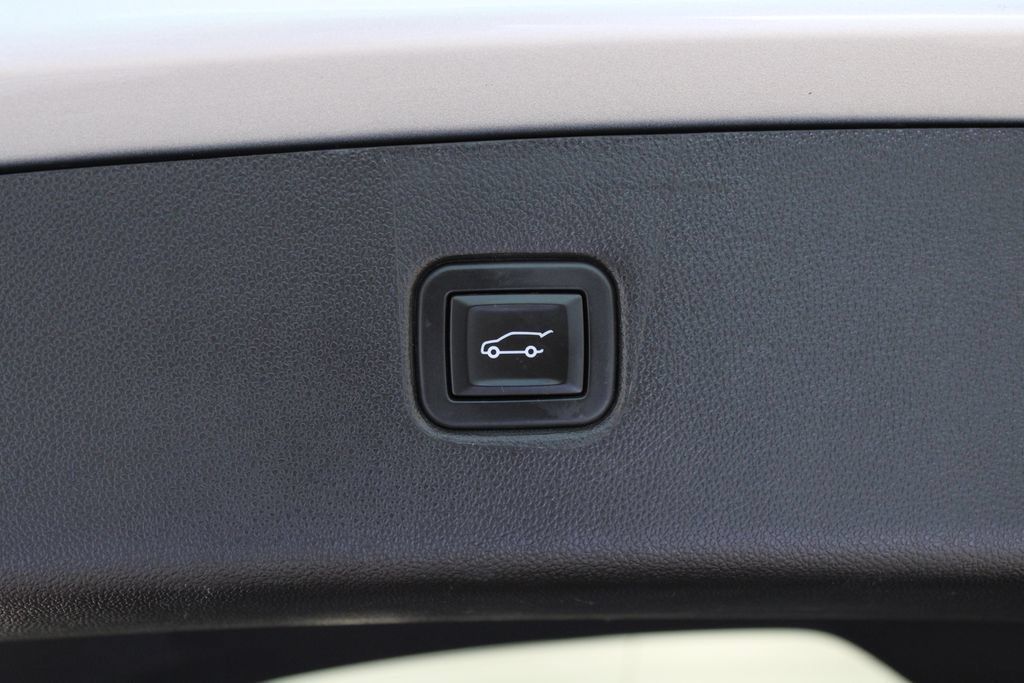 Used 2022 Chevrolet Blazer RS w/ Enhanced Convenience Package FWD image 36