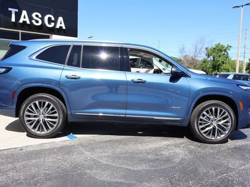 New 2026 Buick Enclave Avenir w/ Super Cruise Package FWD image 9