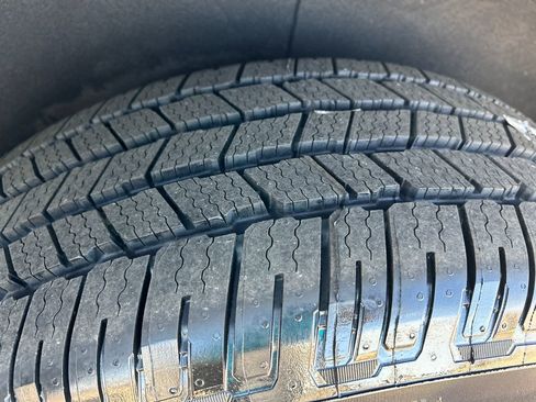 Used 2022 GMC Yukon SLT w/ SLT Premium Package image 58