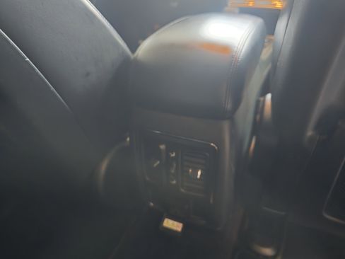 Used 2017 Jeep Grand Cherokee Altitude image 27