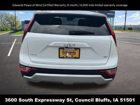 Used 2023 Kia Niro EX FWD image 2