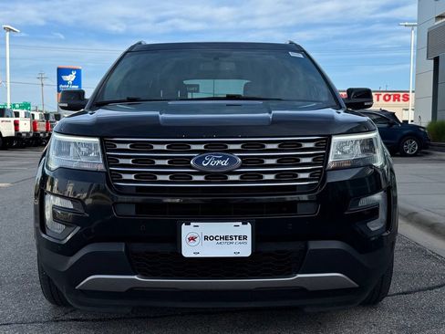 Used 2017 Ford Explorer XLT w/ Equipment Group 202A AWD/4WD image 35