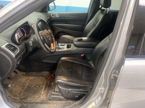 Used 2017 Jeep Grand Cherokee Altitude AWD/4WD image 10