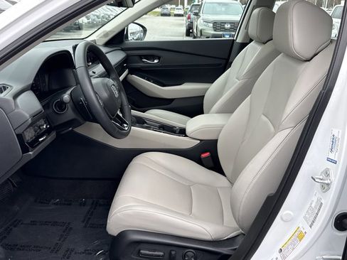 Used 2025 Honda Accord EX-L image 2
