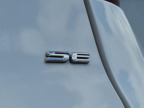 Used 2014 Ford Fusion SE FWD image 30