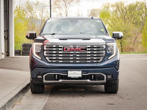 Used 2022 GMC Sierra 1500 Denali w/ Denali Reserve Package AWD/4WD image 9