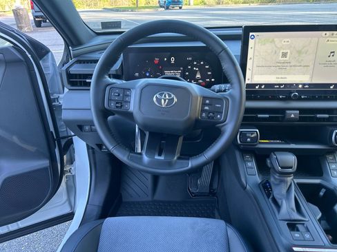 New 2026 Toyota RAV4 XSE AWD/4WD image 21