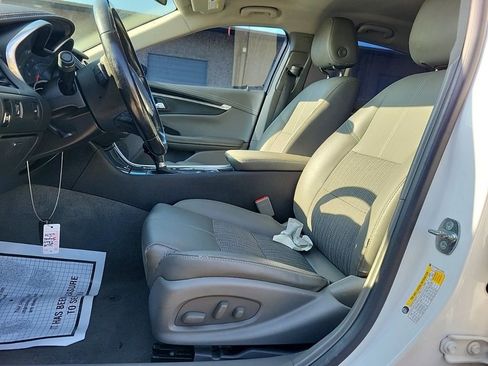 Used 2019 Chevrolet Impala LT image 3