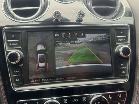 Used 2018 Bentley Bentayga AWD/4WD image 43