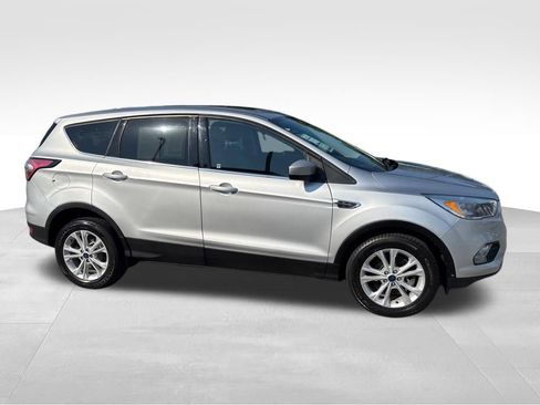 Used 2017 Ford Escape SE FWD image 6