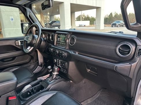 Used 2020 Jeep Gladiator Overland image 44