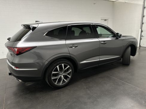 Used 2022 Acura MDX SH-AWD w/ Technology Package image 9