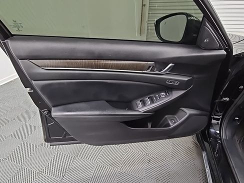 Used 2018 Honda Accord EX-L image 29