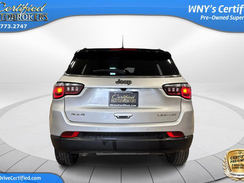 Used 2025 Jeep Compass Limited image 7