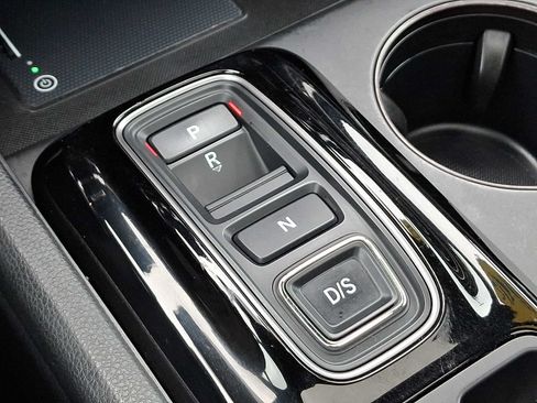 Used 2025 Honda Pilot TrailSport image 15