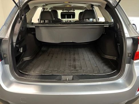 Used 2016 Subaru Outback 2.5i Limited AWD/4WD image 17